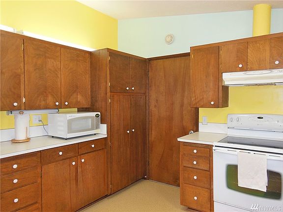 3rd image of 2950 Cloverfield Dr SE