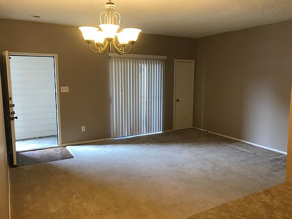 4th image of 7043 N Holiday Dr