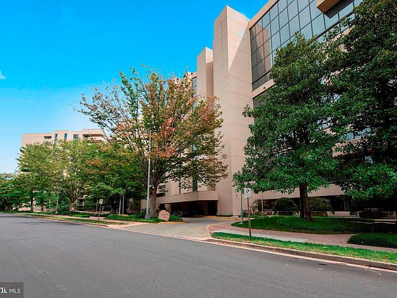 3rd image of 1101 S Arlington Ridge Rd APT 704