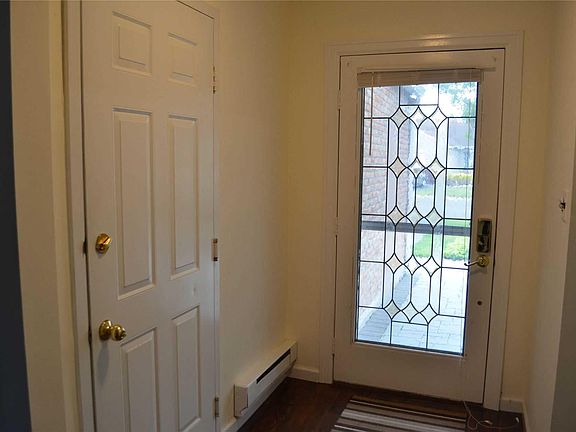 3rd image of 57 Chippendale Dr