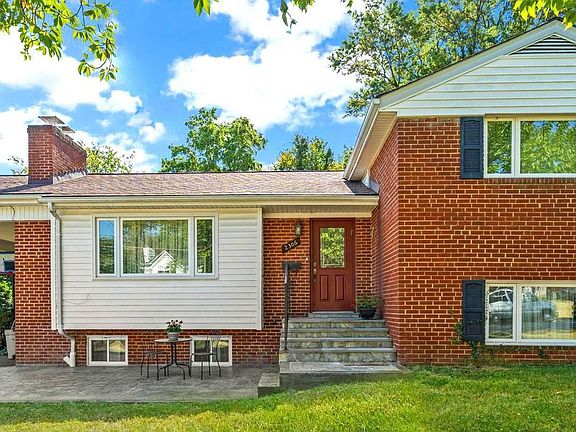 3rd image of 2306 Barbour Rd