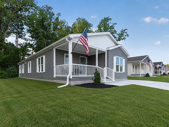Exterior Image-1-Ritz-Craft Cinnamon Woods