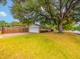 928 Dee Ln, Bedford, TX 76022