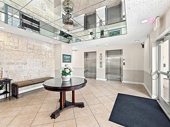 2nd image of 2555 NE 11th St APT 510