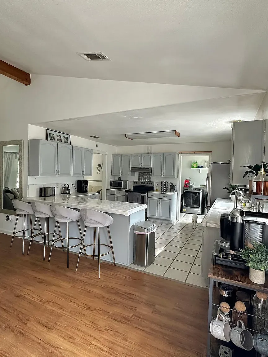 3 bed, 1972 sqft, $2,499 — Photo 3