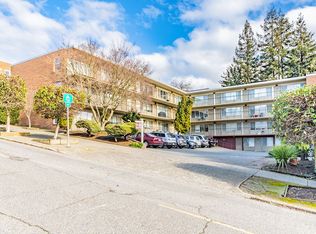 Prime location for walkable living near shops and restaurants!, Seattle, WA 98119