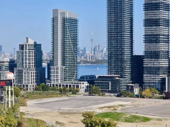 185 Legion Rd N #1906, Toronto, ON M8Y 0A1