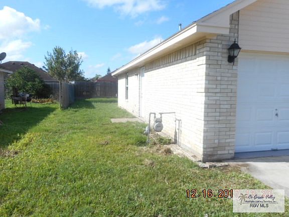 2nd image of 2925 Rosewood Cir