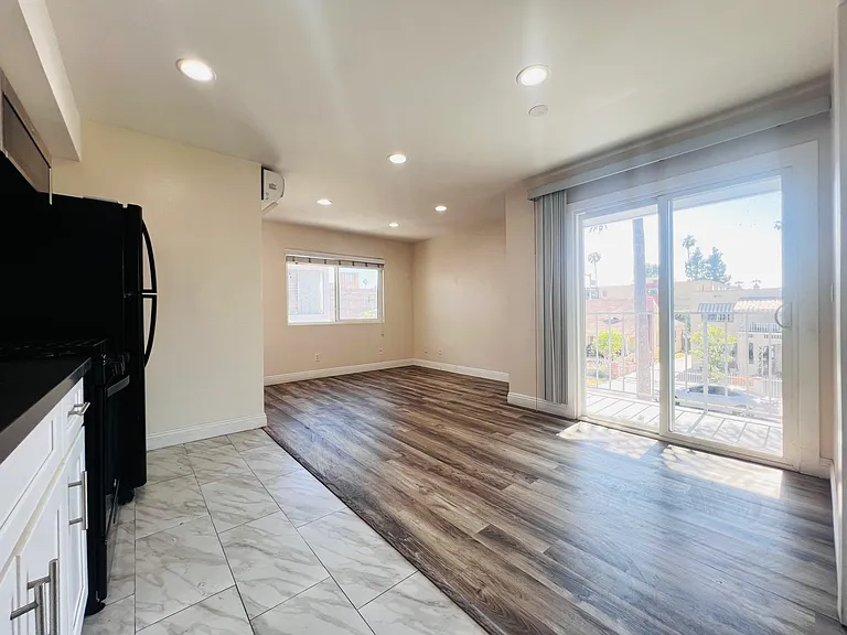 172 N Mariposa Ave #C — Photo 6