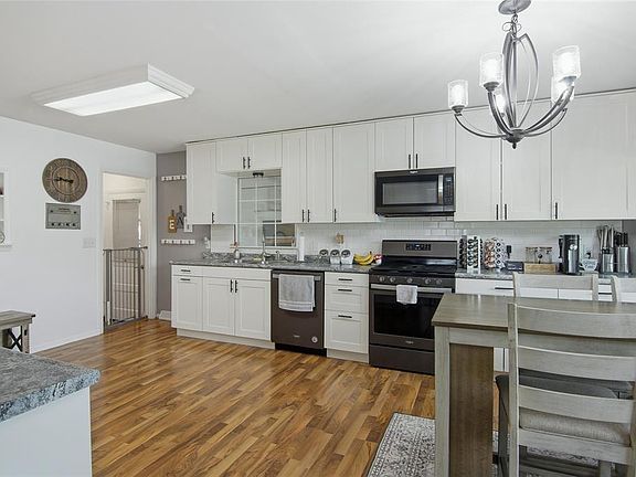 5th image of 3308 Fairfax Street