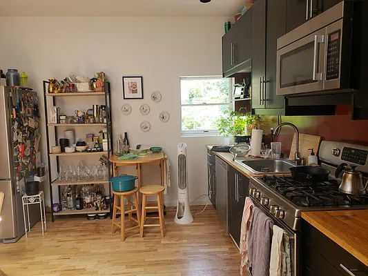 Rented by Lodger Corp | media 21