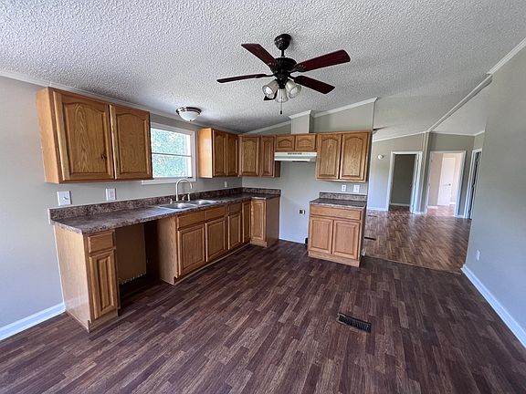3rd image of 1815 Duchess Dr