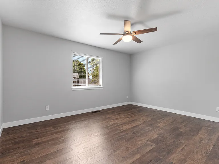3rd Upstairs Bedroom