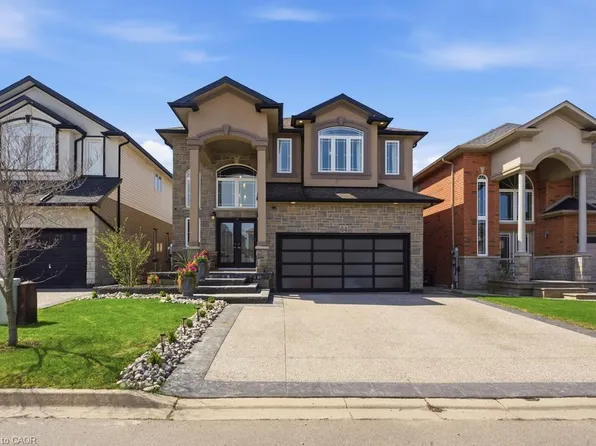 64 Onyx Ct, Hamilton, ON L8W 4A3