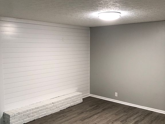 3rd image of 14 Howard Tucker Ln