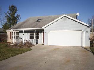 411 Willowood Dr, Ossian, IN 46777