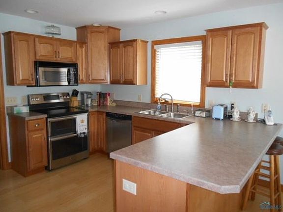 2nd image of 1930 Buckingham Ct