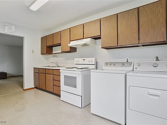3rd image of 1498 Deermont Ave