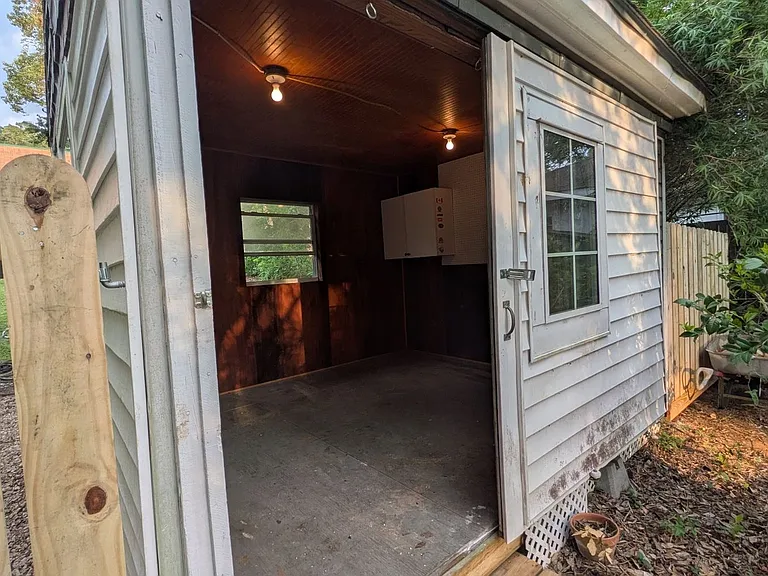 521 Gunter St — Photo 7