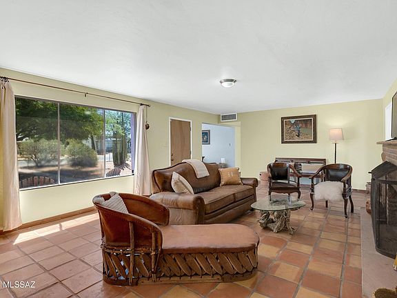 3rd image of 2841 N Bentley Ave