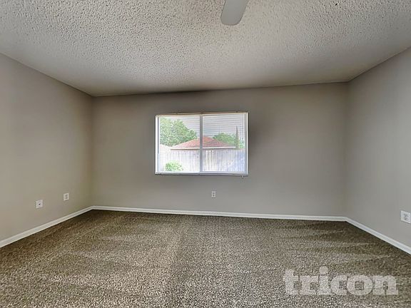 5th image of 4307 Country Hills Blvd