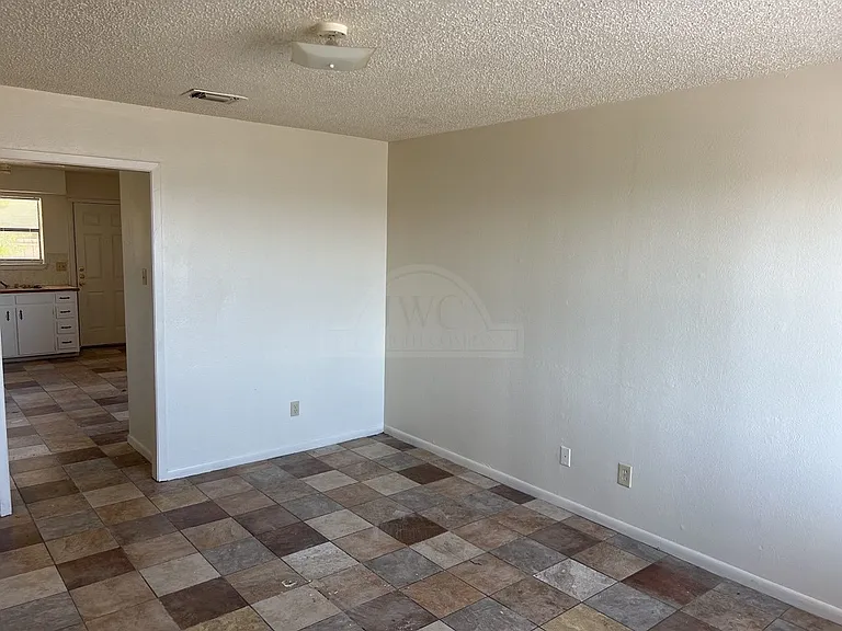 813 N 5th St — Photo 8