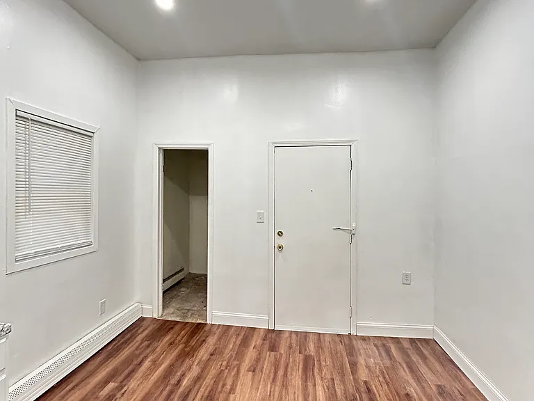 Spacious kitchen, new flooring