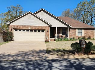 71 Emerald Dr, Maumelle, AR 72113