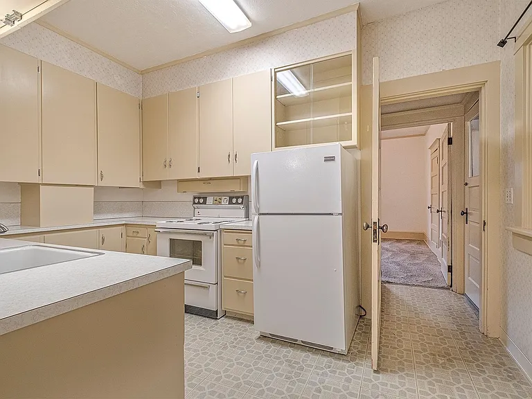 623 E Main St — Photo 15