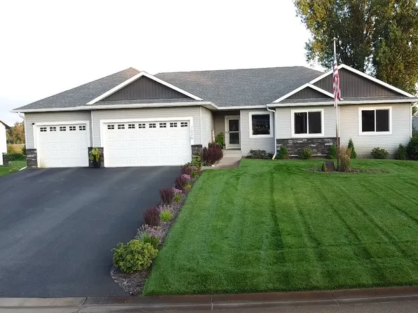 2046 162nd Ave NE, Ham Lake, MN 55304