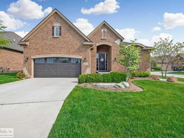 58521 Valley View Dr, Washington, MI 48094