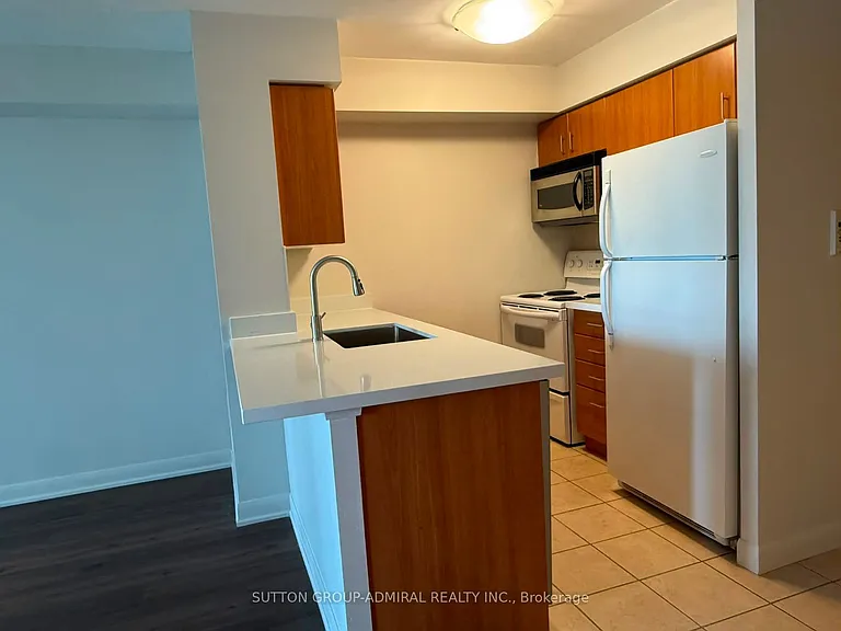4968 Yonge St #803 — Photo 4
