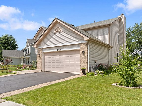 4th image of 21824 W Kentwood Dr