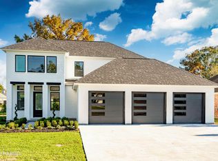 101 Merlot Dr, Lafayette, LA 70503