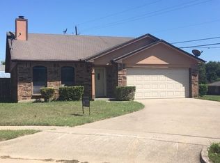 2 Marvin Gdns, Midlothian, TX 76065