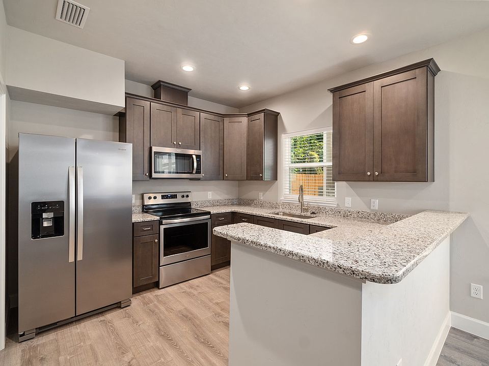 1st image of 622 NW 3rd Ave #7