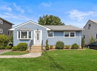 1137 Stonewall Ln, Secaucus, NJ 07094