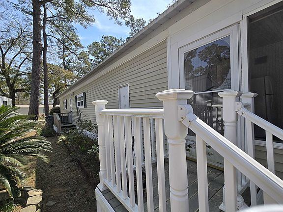 2nd image of 420 Delton Dr.