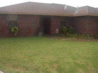2211 Hines Ct, Sulphur, OK 73086