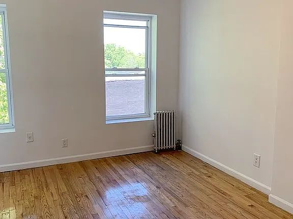 4th image of 415 Myrtle Ave #4