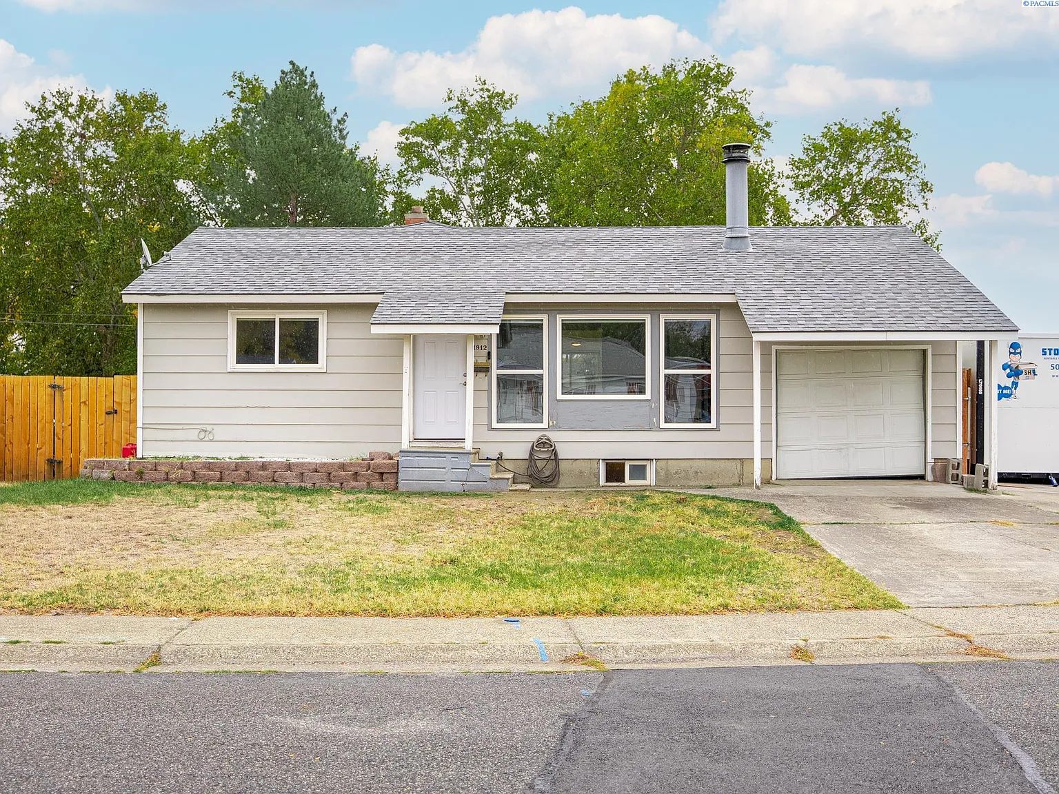 1912 Hood Ave photo 1