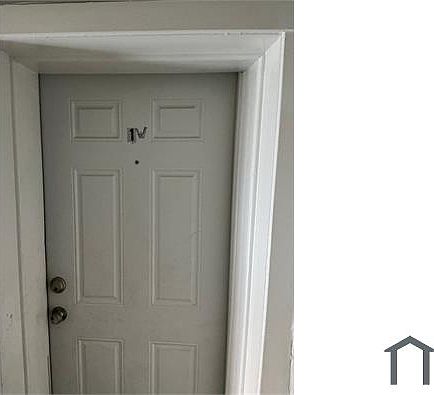 2nd image of 4618 S Lake Park Ave APT 1W