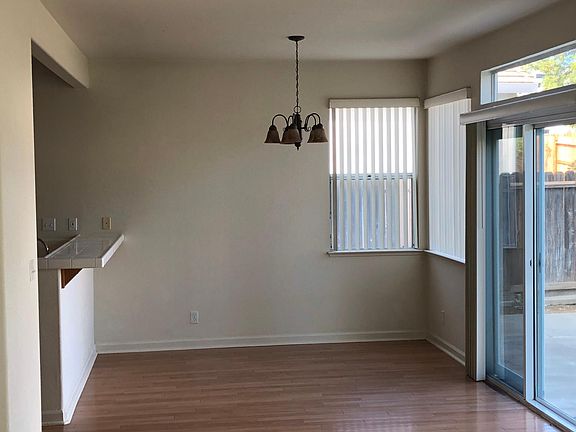 4th image of 932 Tipperary Dr