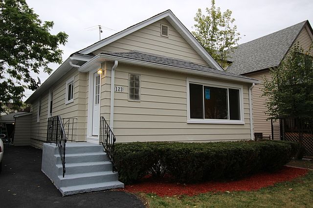 1st image of 123 S 11th Ave