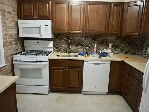 5th image of 646 W 207th St APT 2