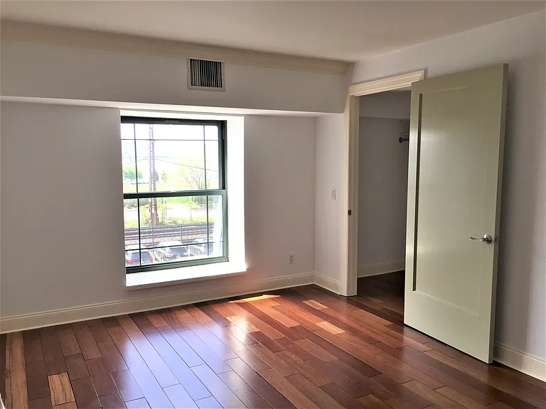 1 S Astor St #302 — Photo 7