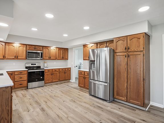 4th image of 8860 N State Road 39