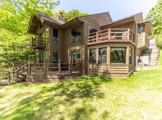 2920 N Shore Dr, Delavan, WI 53115
