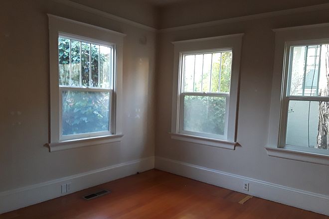 2nd image of 2822 College Ave