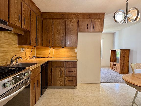 5th image of 158 Nevens Cir